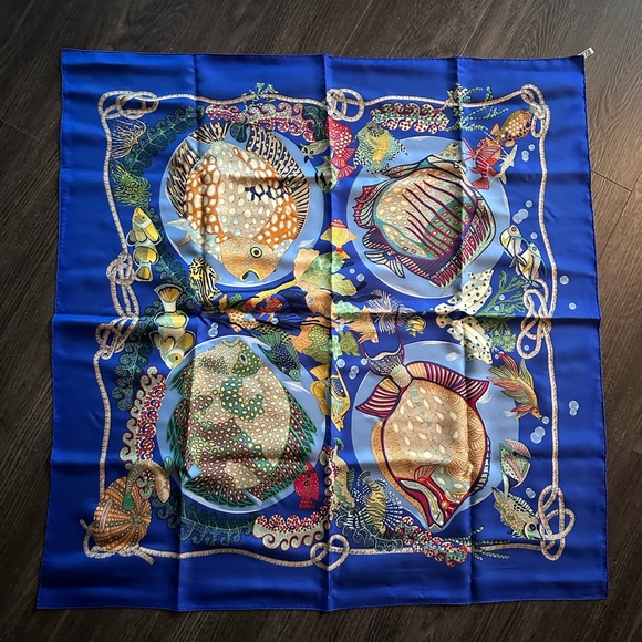 Hermès “Grands Fonds” Silk Vintage Scarf, Annie Faivre, 90cm, Collector’s Item - Picture 3 of 16